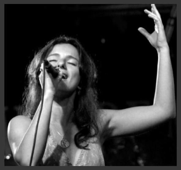 Angela Beatriz photo 1