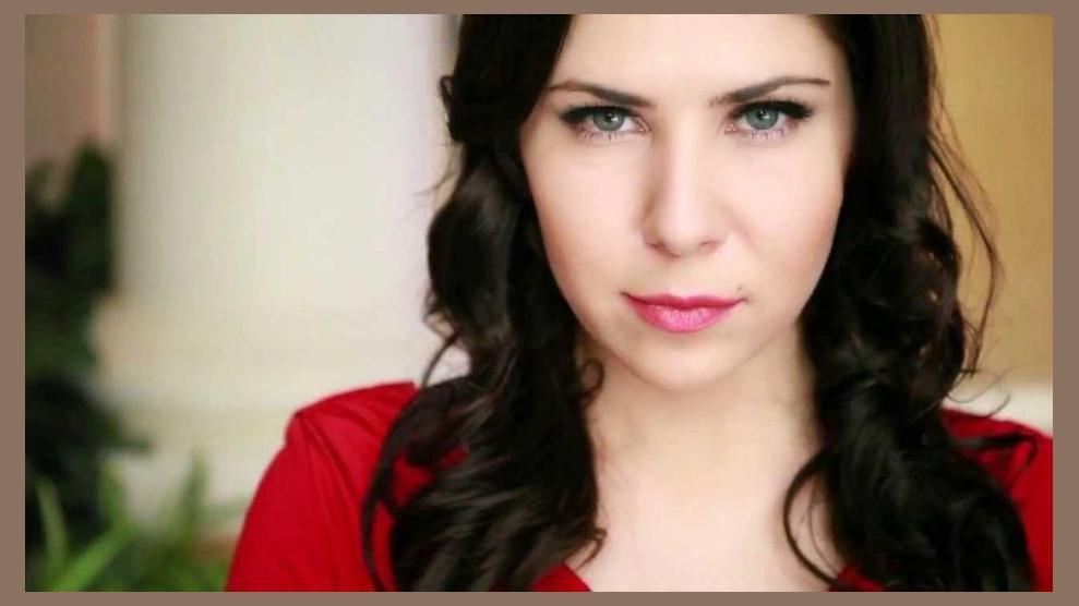 Angelika Vee photo 1