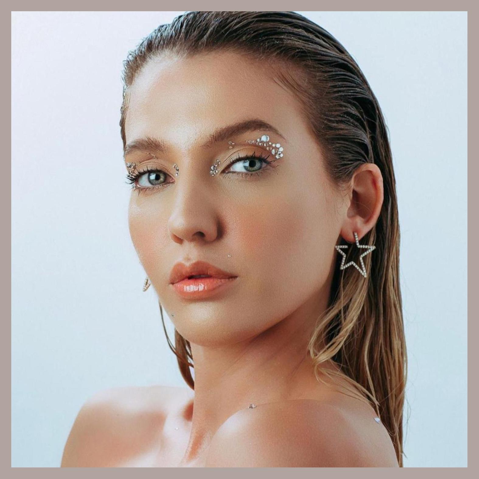Anna Chase photo 1