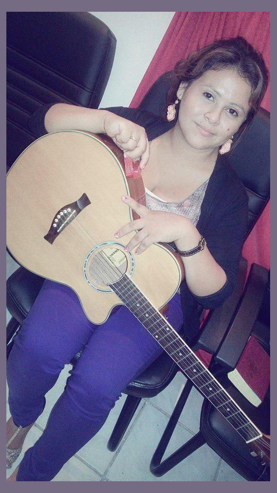 Anna Paula Souza photo 1