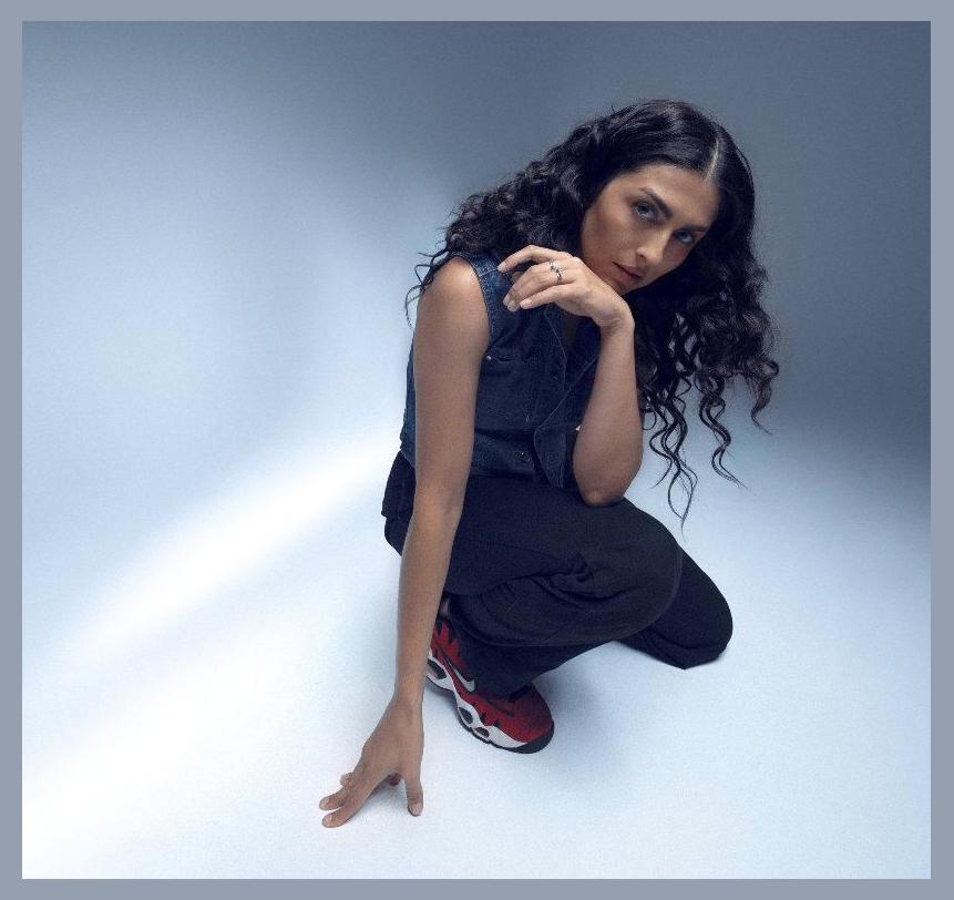 Anna Lunoe photo 1