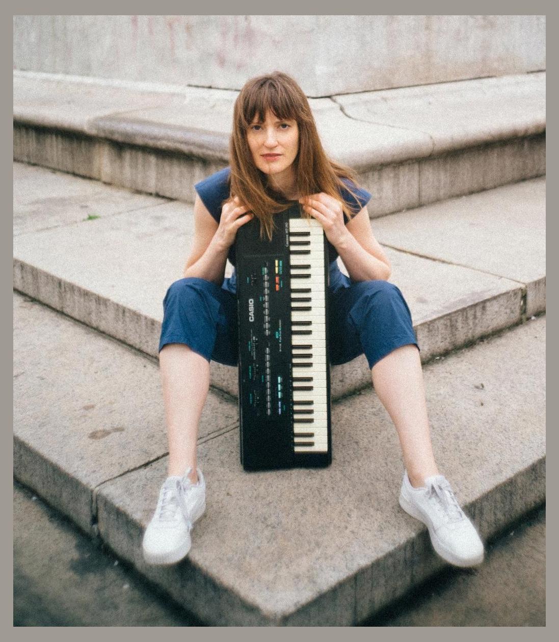 Annie Hart photo 1