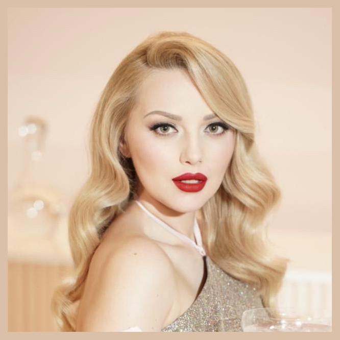 Arina Domski photo 1