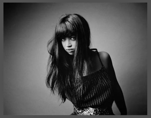 Aura Dione photo 1