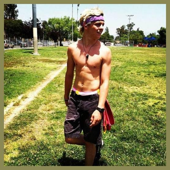 Austin Moon photo 1