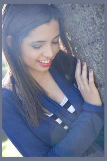 Bruna Santos photo 1