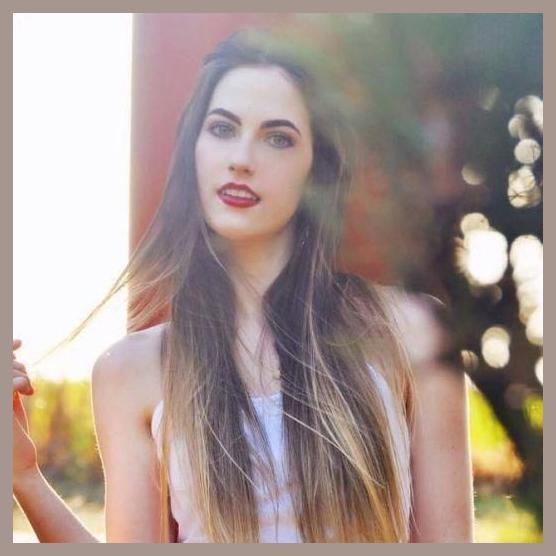 Carolina Escardoveli