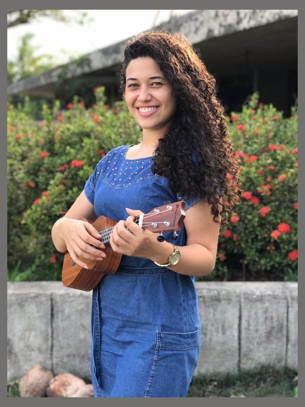 Cássia Alves photo 1
