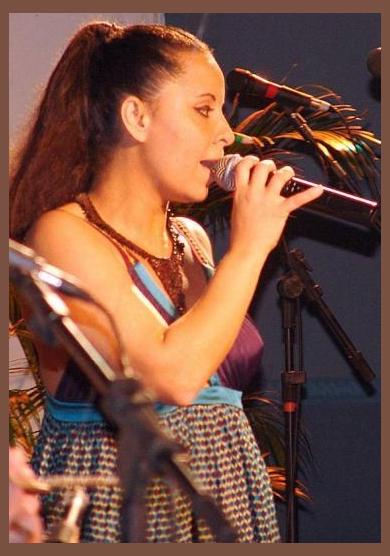 Cristiane Costa Cores photo 1