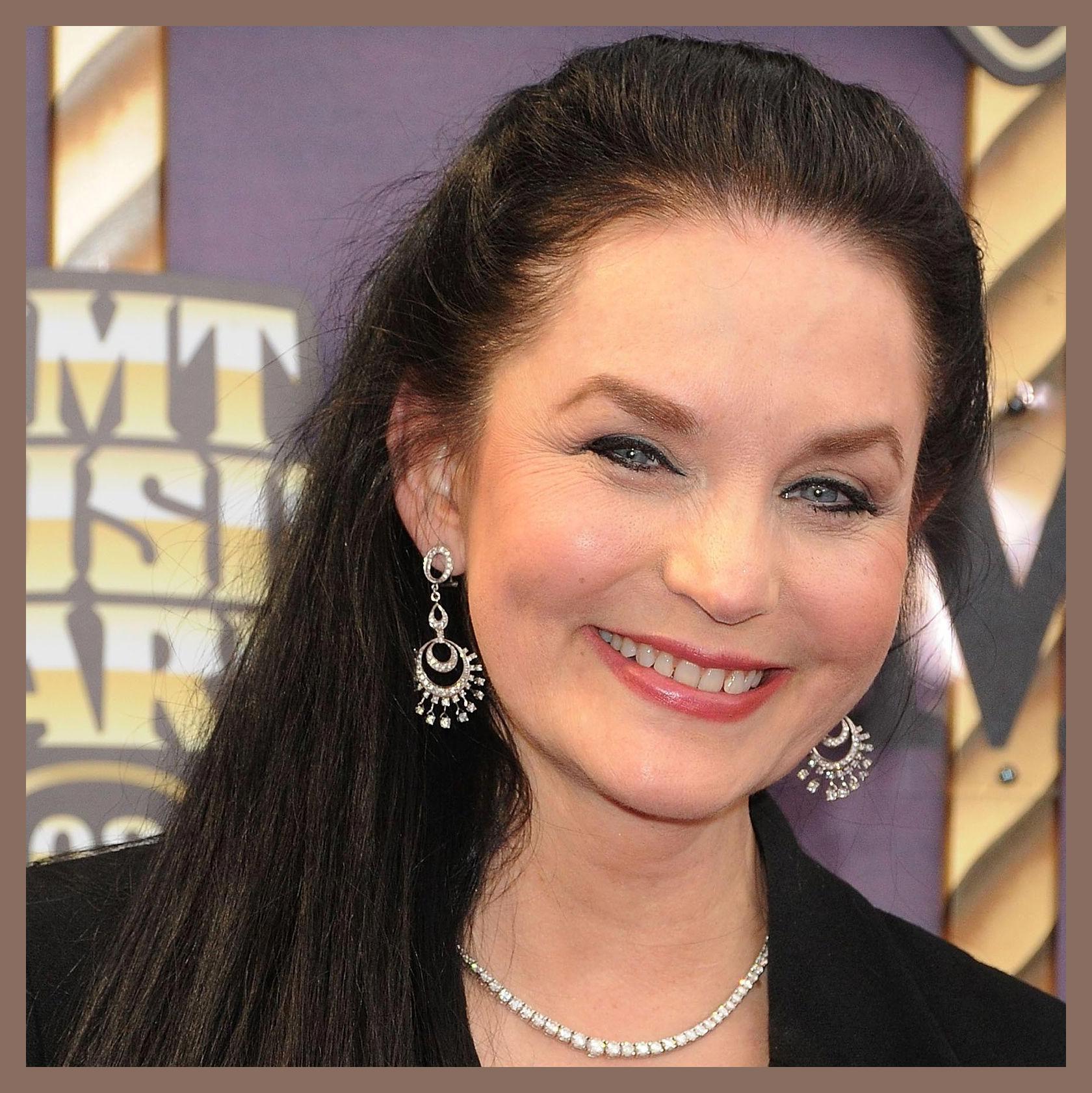 Crystal Gayle photo 1
