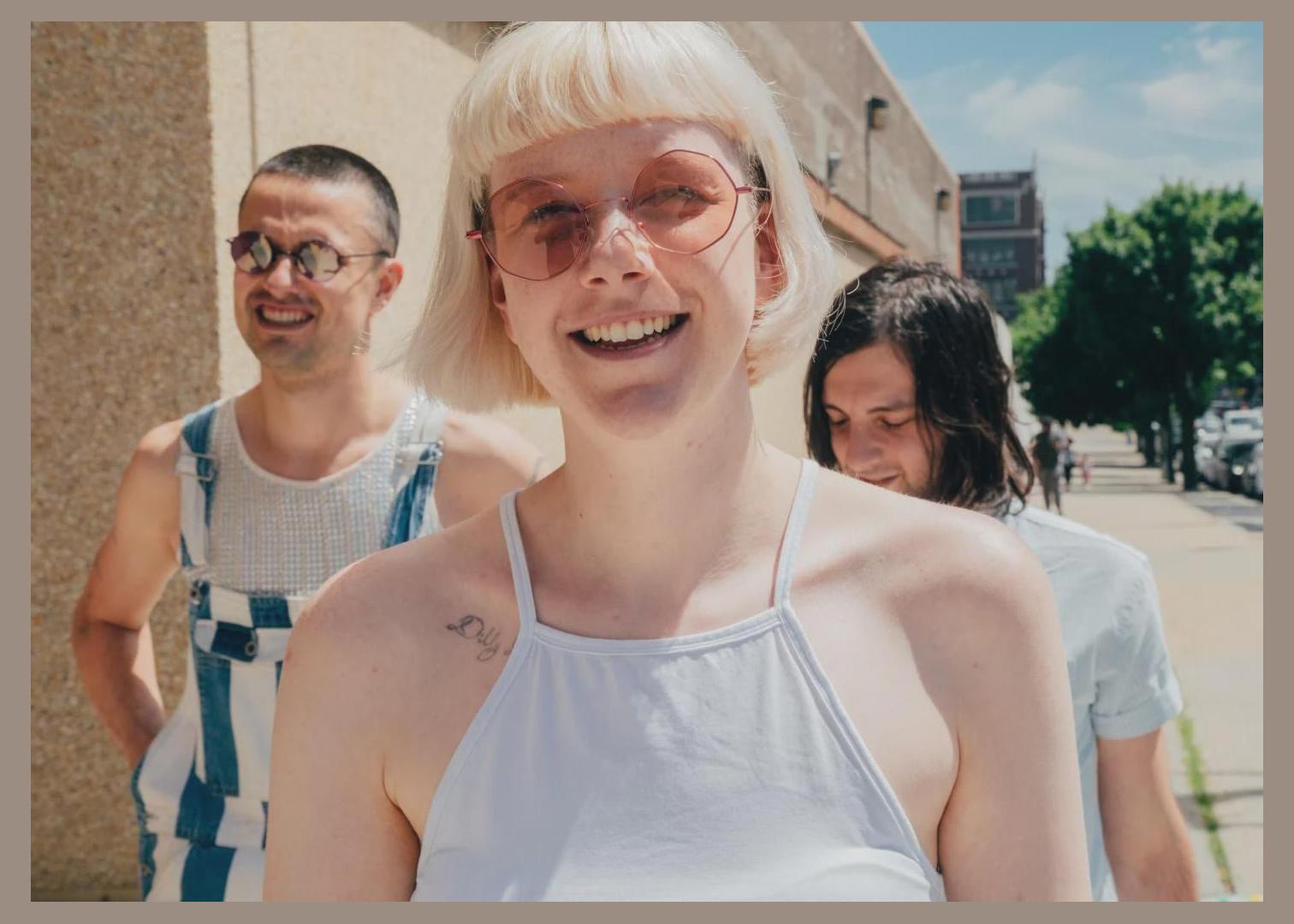 Dilly Dally photo 1