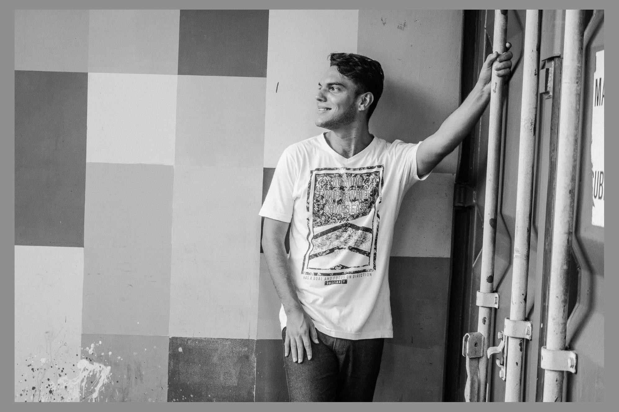 Douglas Rodrigues photo 1