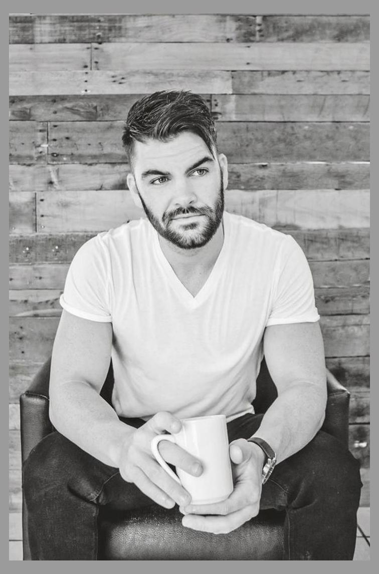 Dylan Scott photo 1