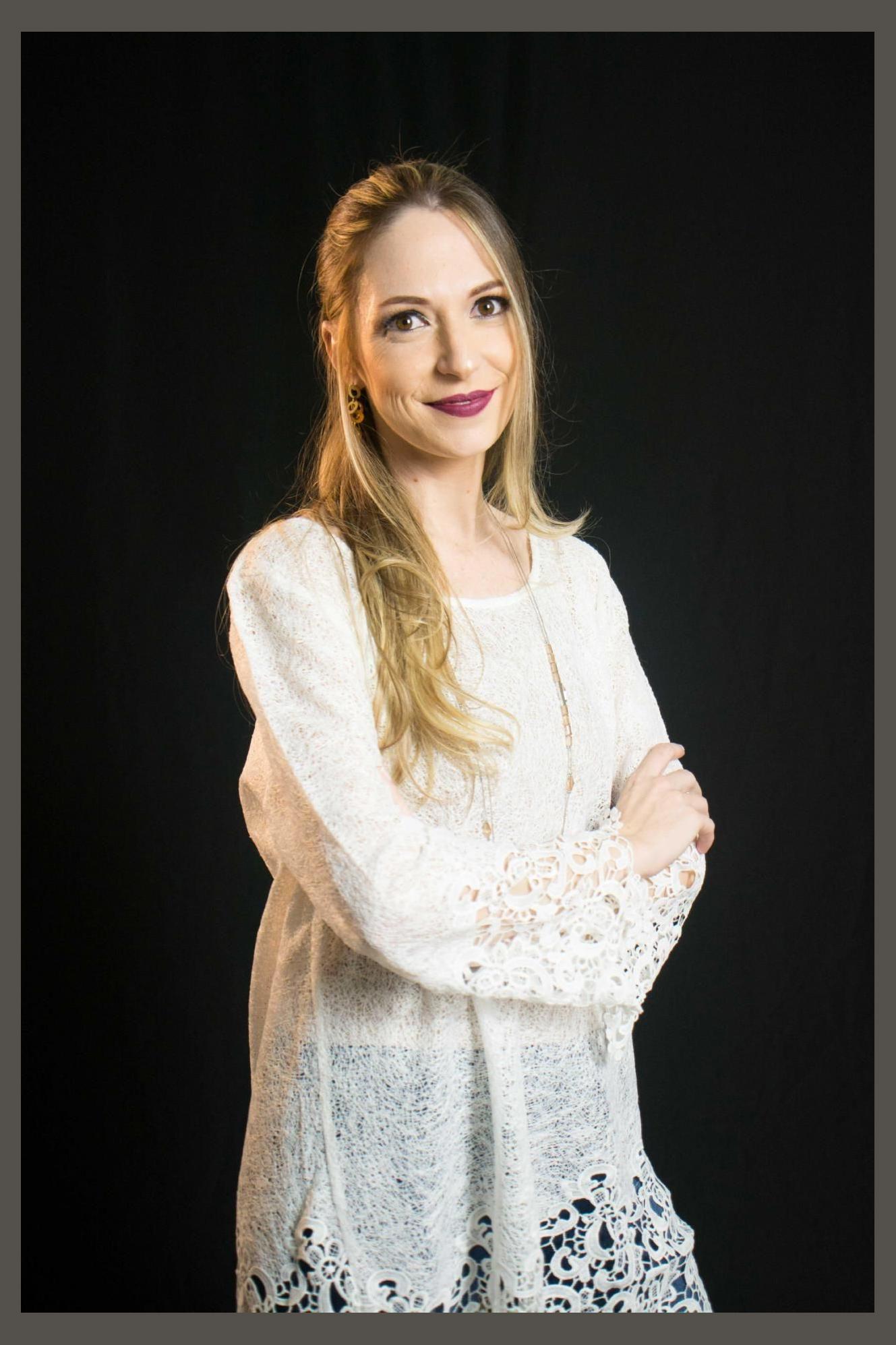 Ester Carrilho