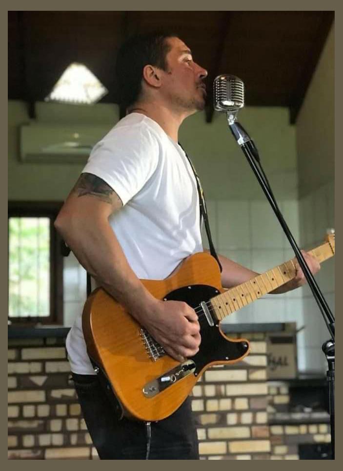 Fabio Coelho & Os Comparsas