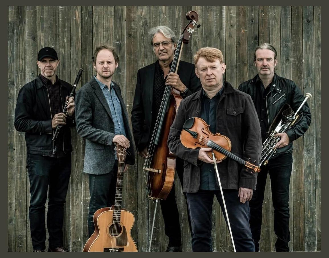 Lunasa photo 1
