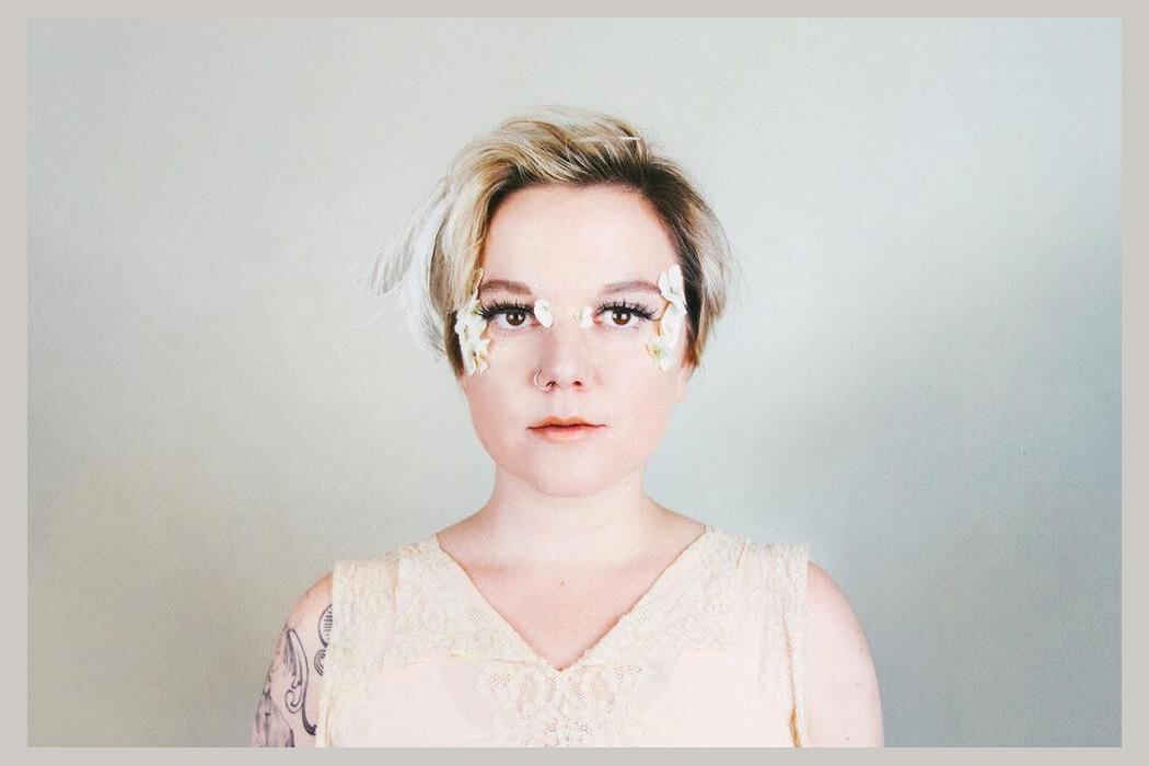 Lydia Loveless photo 1