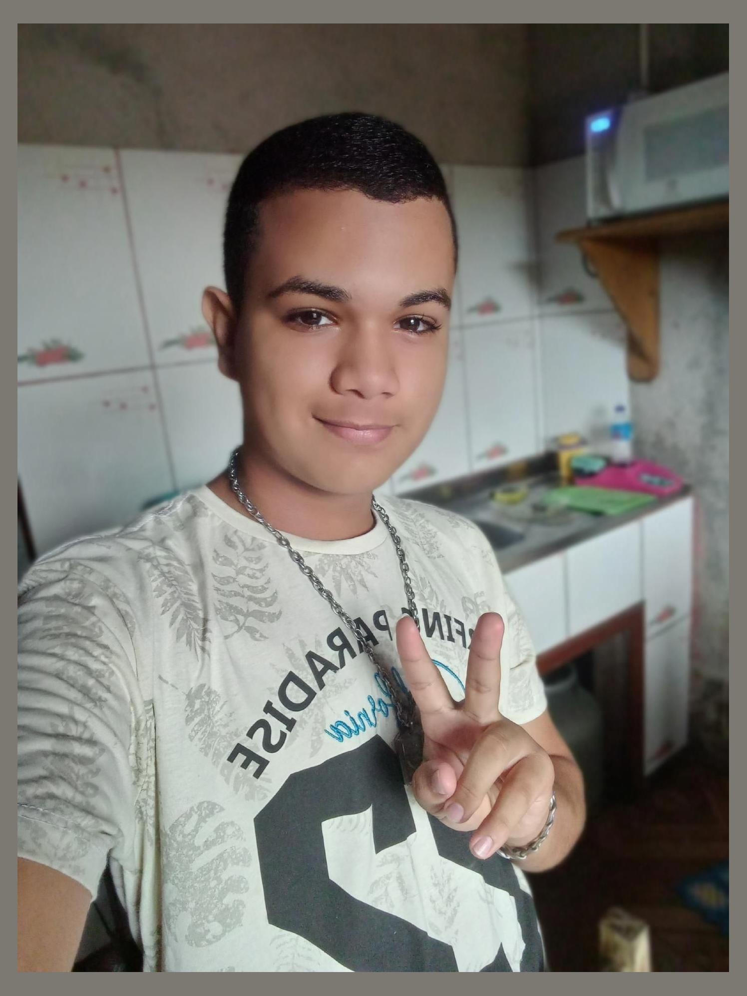 Luiz Guilherme photo 1