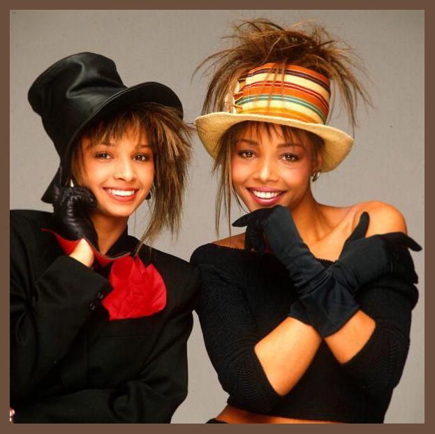 Mel & Kim photo 1