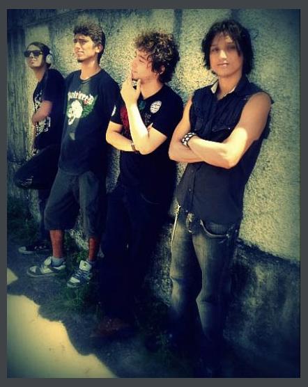 Melany Crows photo 1