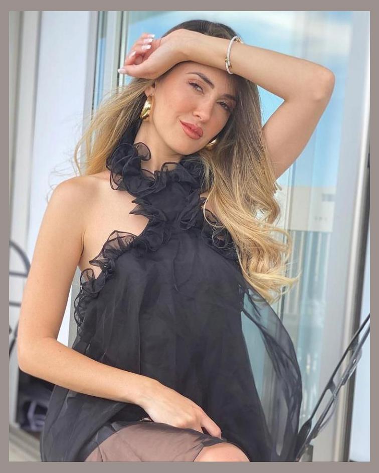 Mercedes Lambre photo 1