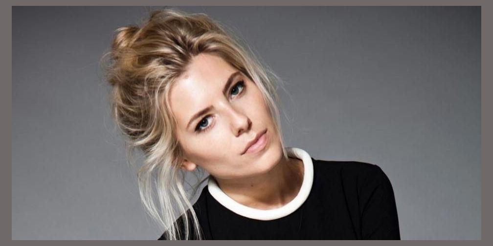 Mollie King photo 1