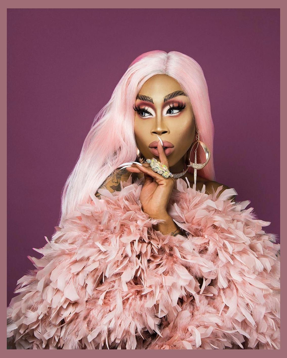 Monique Heart photo 1