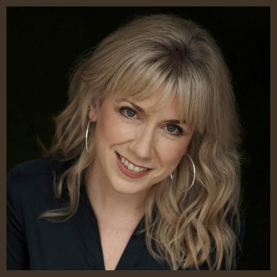 Muireann Nic Amhlaoibh photo 1
