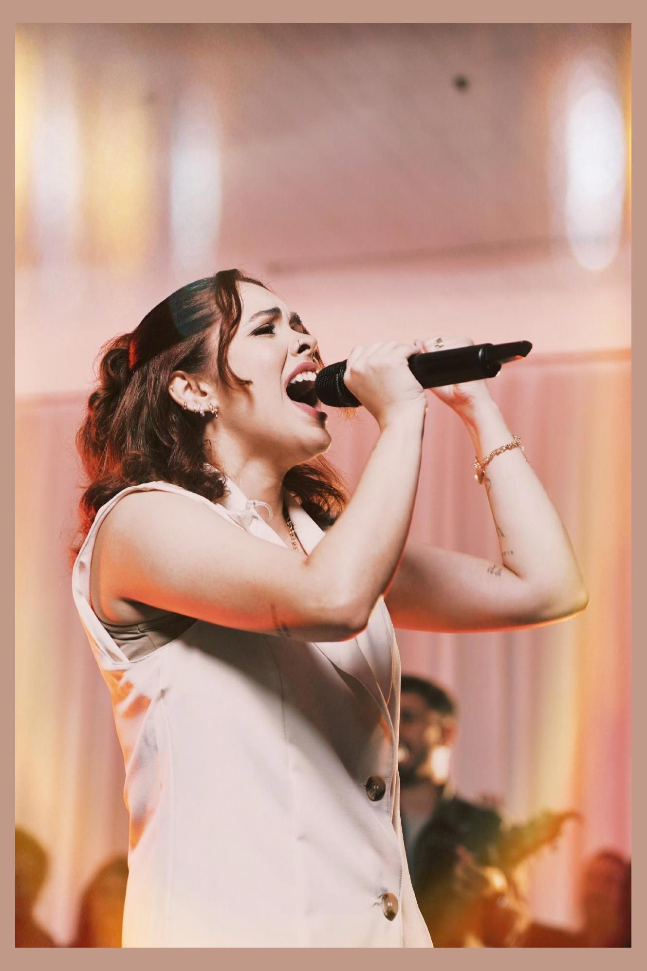Melyssa Almeida photo 1