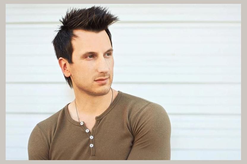 Russell Dickerson photo 1