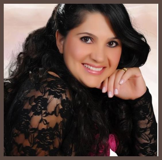 Simone De Castro photo 1