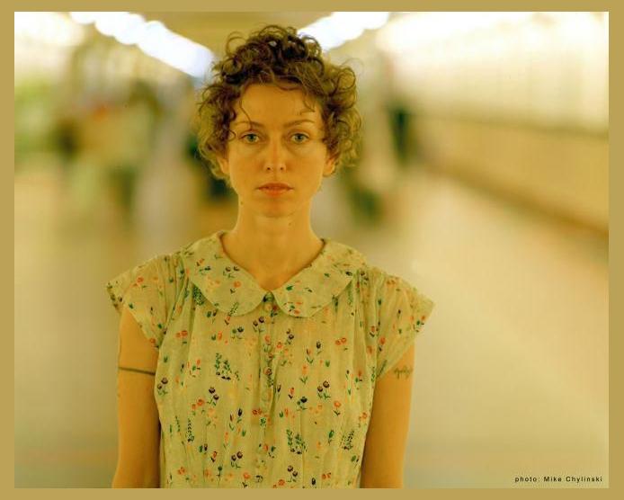 Simone White photo 1