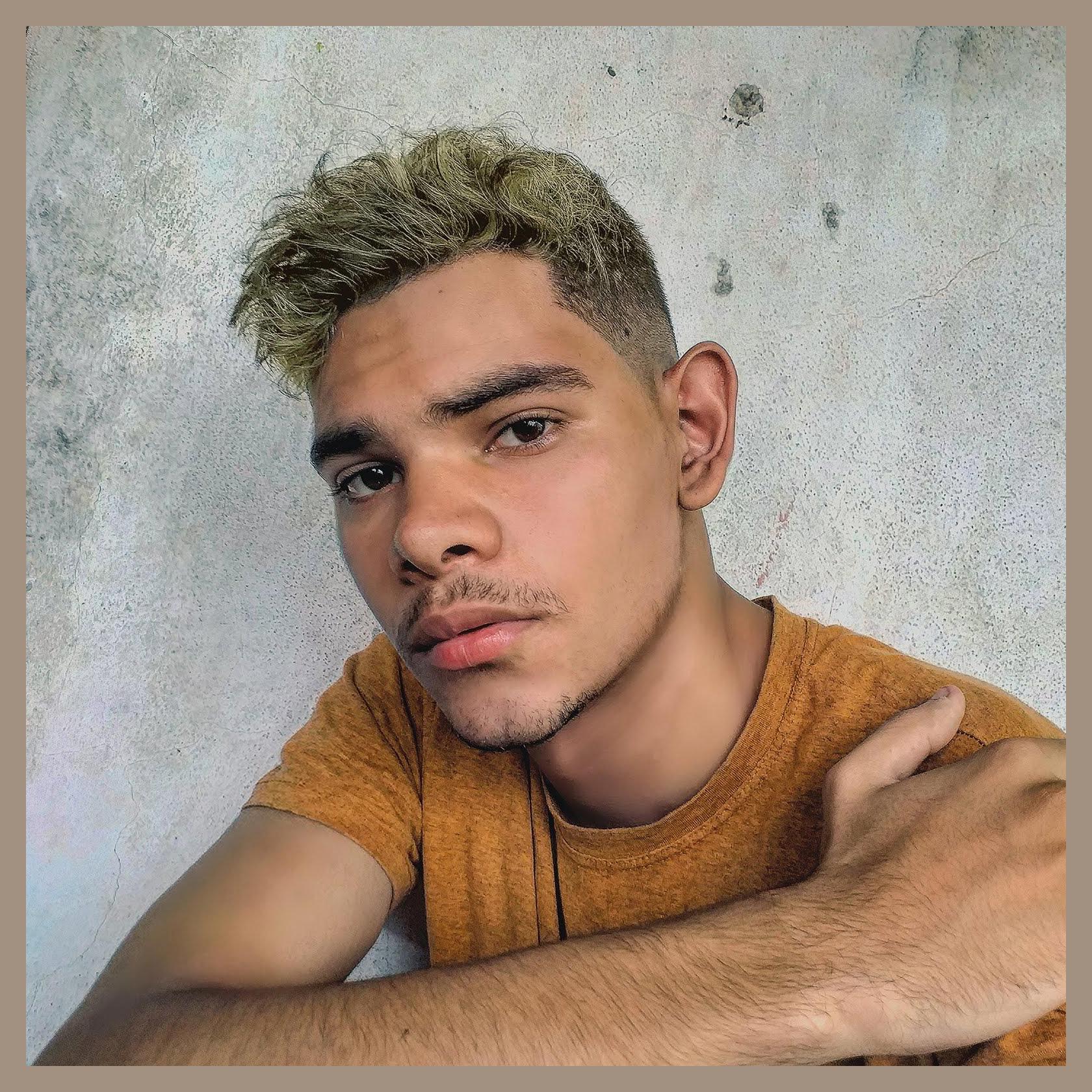 Siuvley Oliveira photo 1