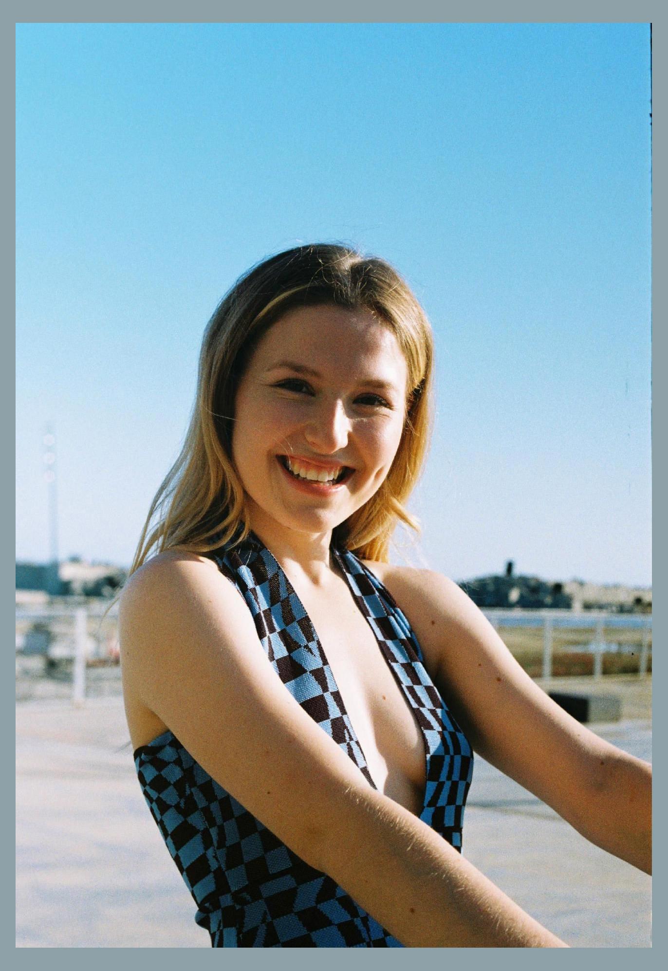 Sofia Coll photo 1