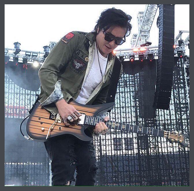 Synyster Gates photo 1