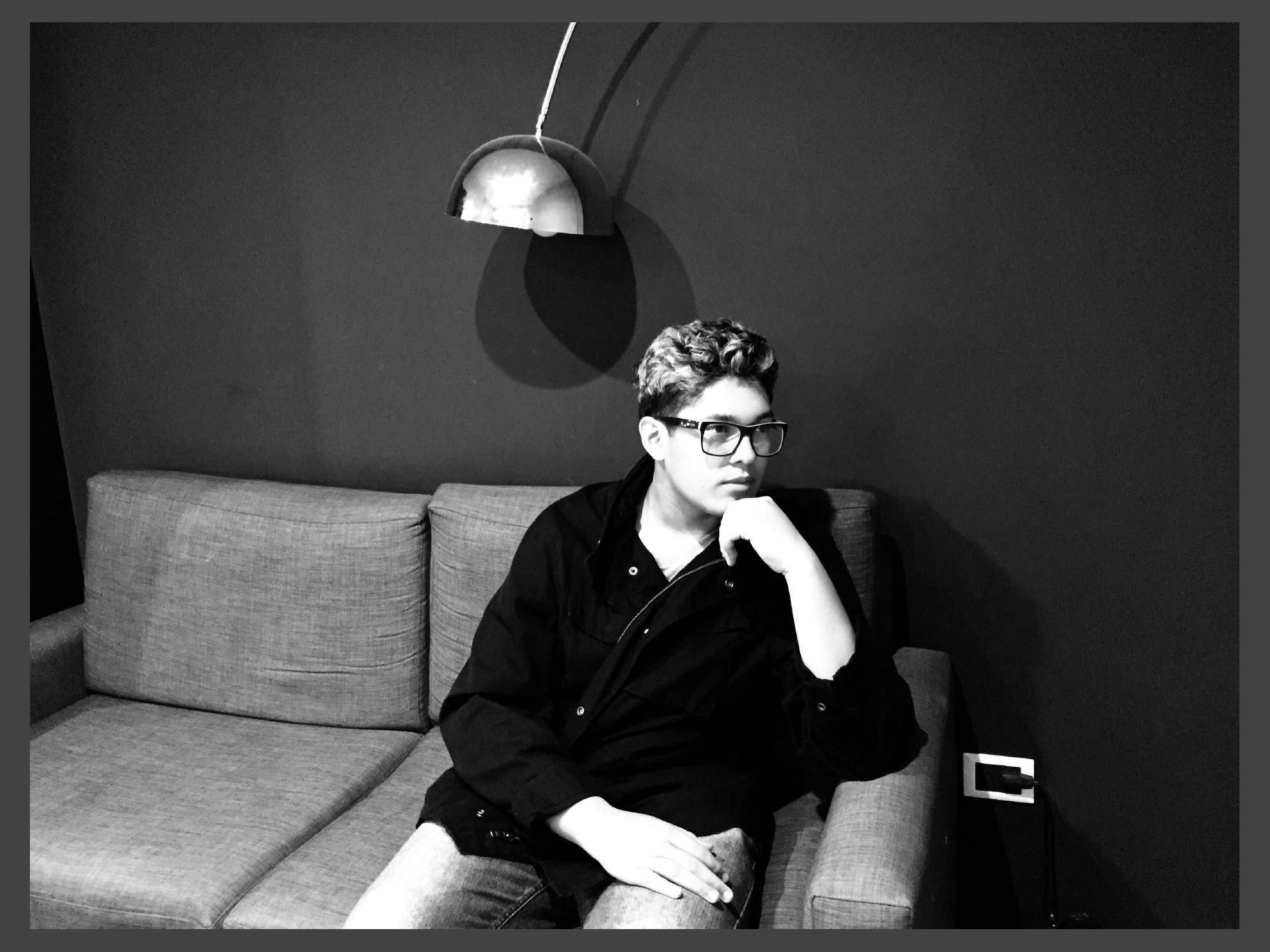 Tom Izzi photo 1