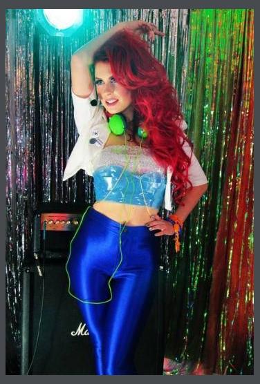 Traci Hines photo 1