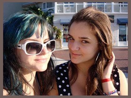 TripodGirls photo 1