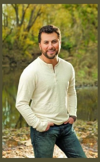 Tyler Farr photo 1