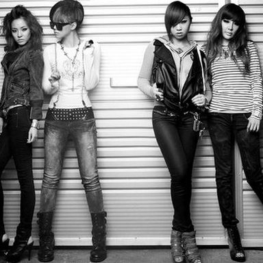 2NE1 photo 234