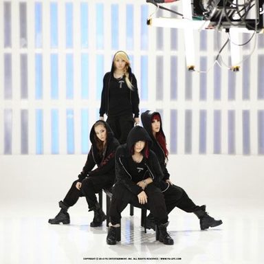 2NE1 photo 251