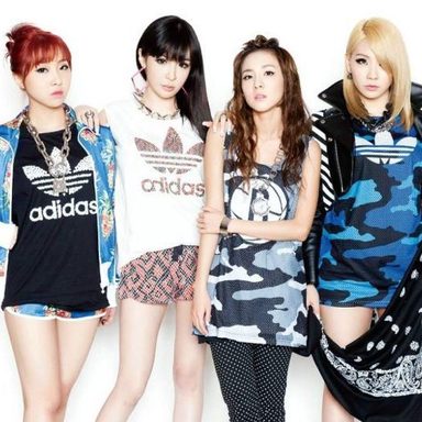 2NE1 photo 24