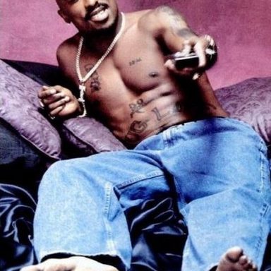 2Pac (Tupac Shakur) photo 39