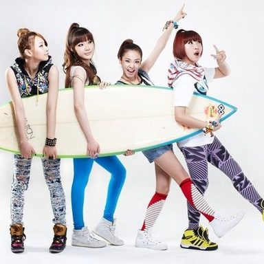 2NE1 photo 211