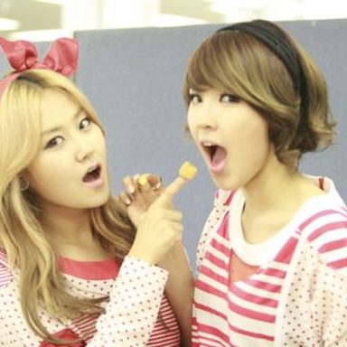 2YOON photo 32