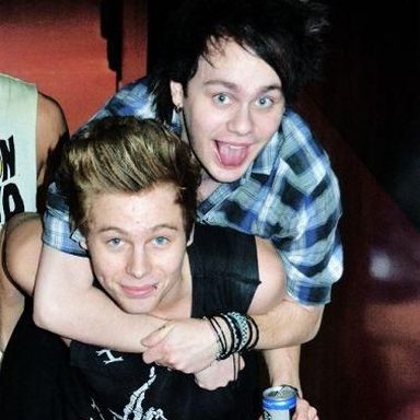 5 Seconds Of Summer photo 25