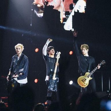 5 Seconds Of Summer photo 48