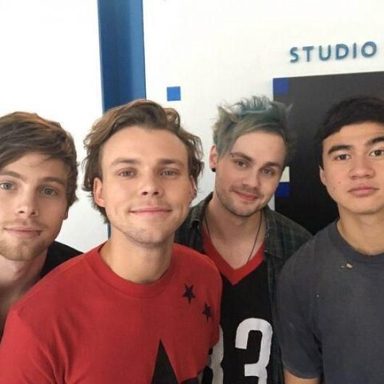 5 Seconds Of Summer photo 29