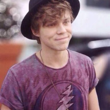 5 Seconds Of Summer photo 24