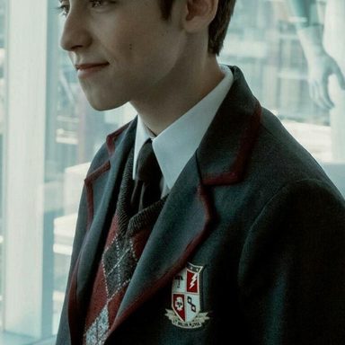 Aidan Gallagher photo 16
